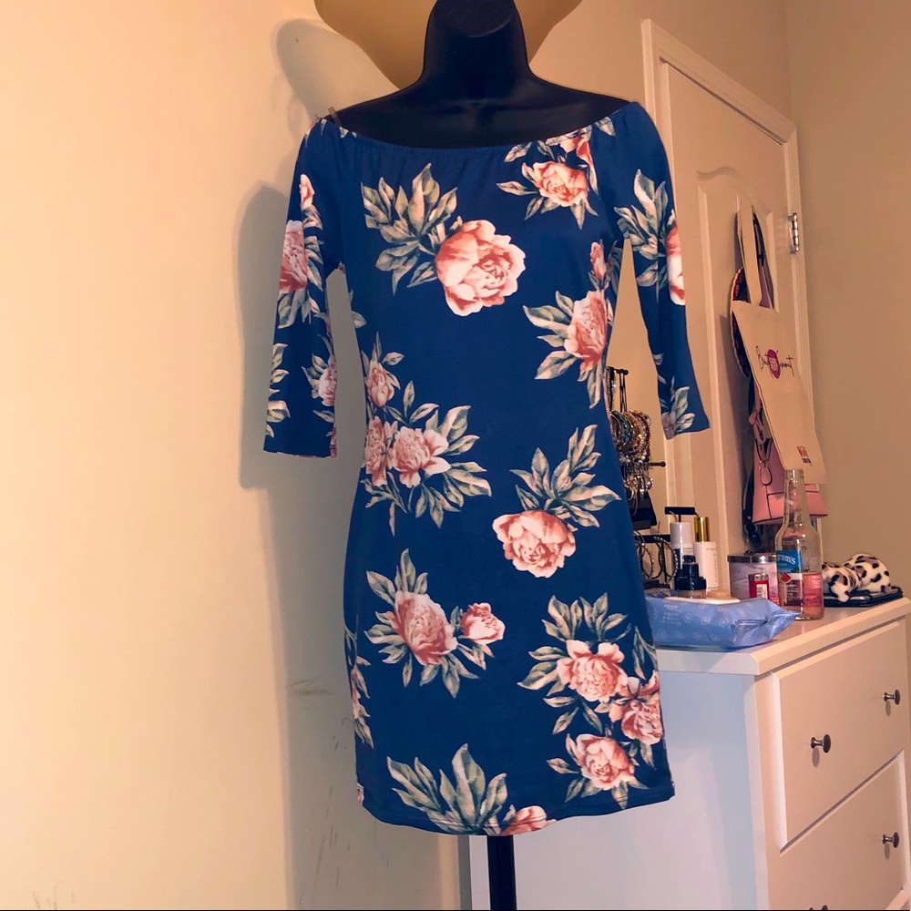 Stretchy blue floral dress